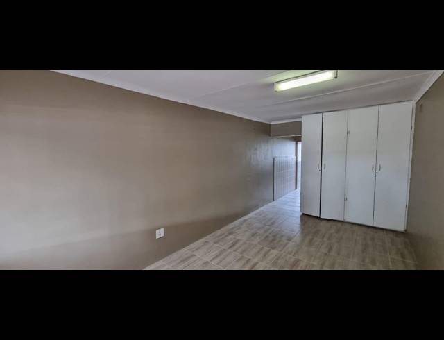 3 BEDROOM HOUSE FOR SALE IN VANDERBIJLPARK CE 2